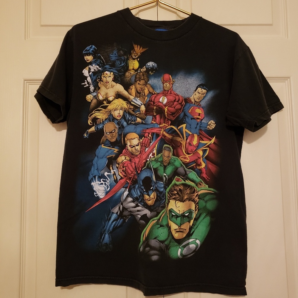 Justice League Graphic Tee (unisex Medium)